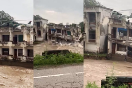 Indian Army Airlifts 25 from Collapsing Madhopur Building Amid Pathankot Flood Crisis (Image:X/@adgpi)