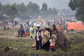 A camp set up by displaced people fleeing fighting between the FARDC and M23 near Goma in 2012. (Credits: MONUSCO via Flickr)