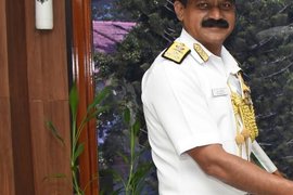 Vice Admiral V Srinivas (right) taking over as chief of the Southern Naval Command from Vice Admiral MA Hampiholi.